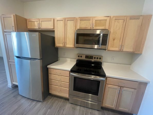 101 Main St S #212