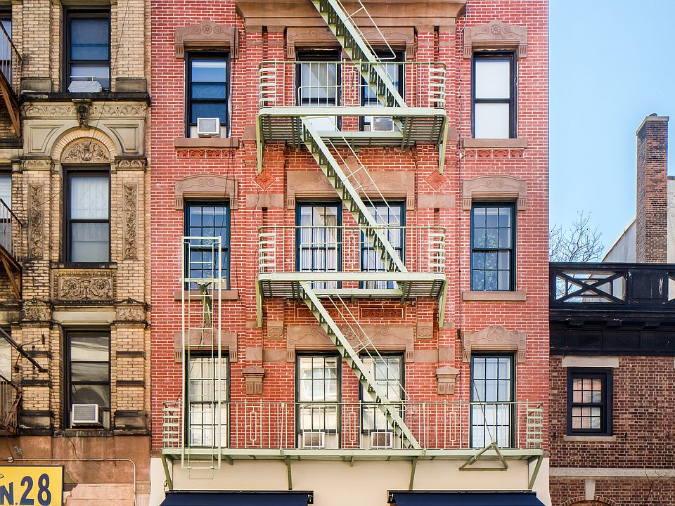1st image of 30 Carmine St APT 3A