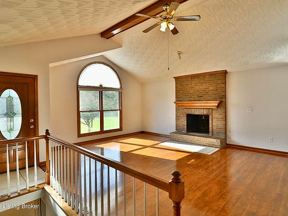 4th image of 288 Aquaview Dr