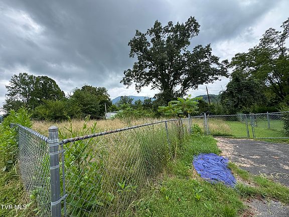 4th image of 3936 E Stone Gap Rd