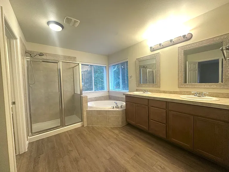 4315 Freemont St NE — Photo 20