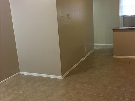 4th image of 311 E 31st St APT 104A