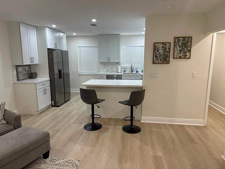 192 SE 27th Ct — Photo 3