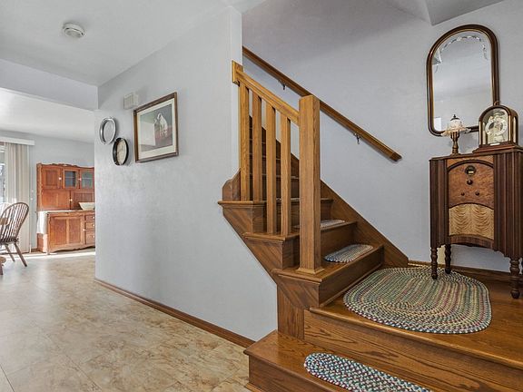 4th image of 604 Tyrolian Dr