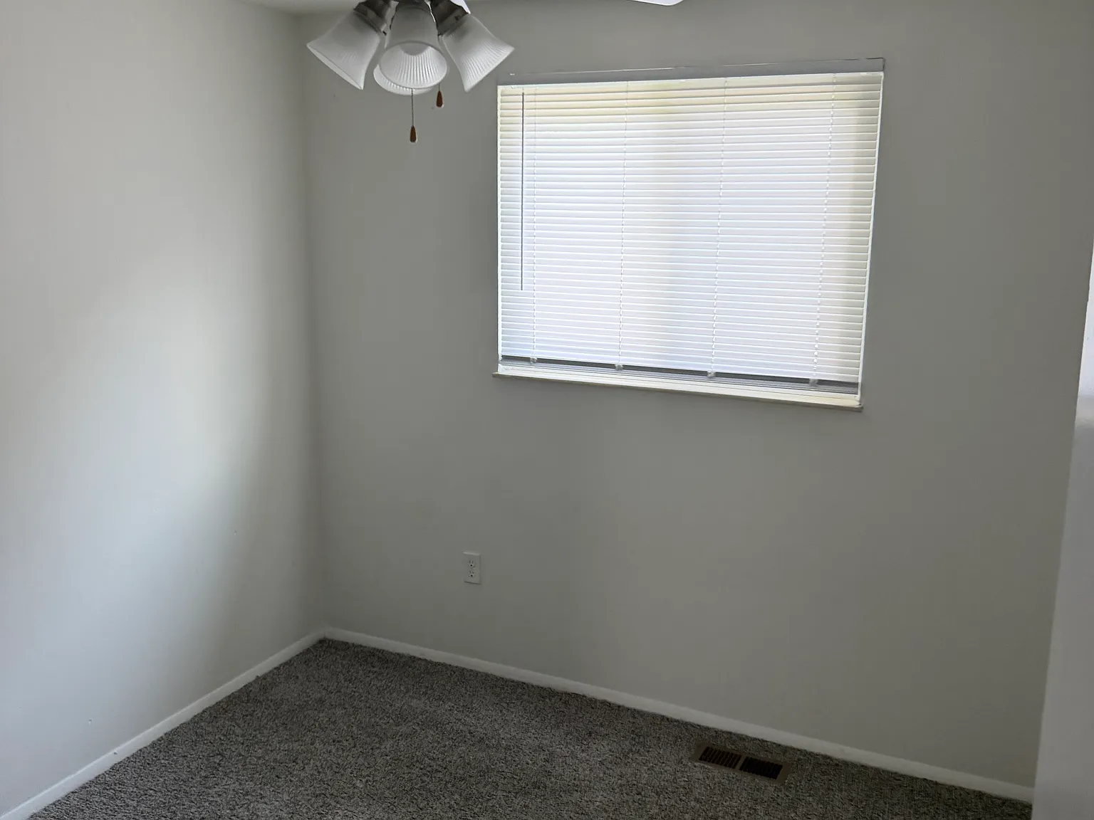 3 bed, 1080 sqft, $1,500 — Photo 4