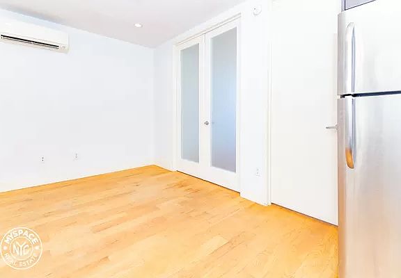 4th image of 828 Saint Johns Pl #5G