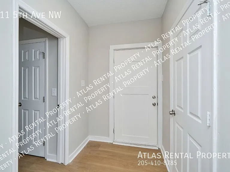 111 5th Ave NW — Photo 5