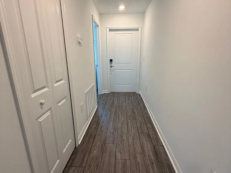 3115 NE 36th Pl — Photo 2