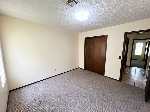 5th image of 916 N Century Dr