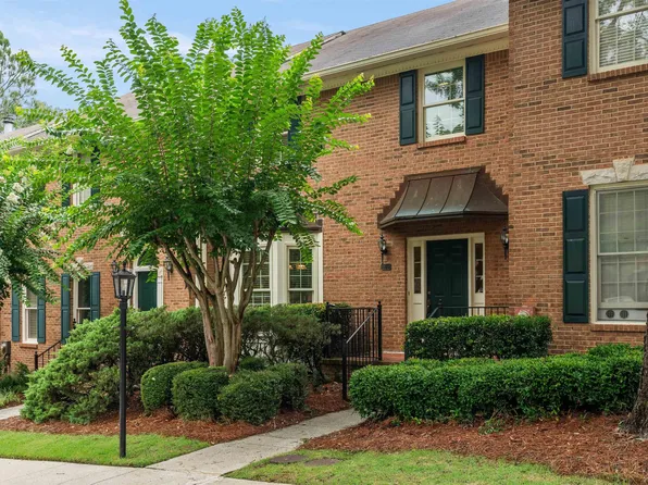 909 Chestnut Oaks Cir, Hoover, AL 35244