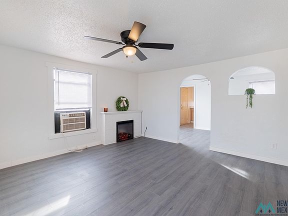 3rd image of 312 S Avenue J