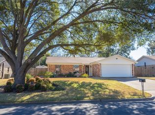 1204 Manning Rd, Benbrook, TX 76126