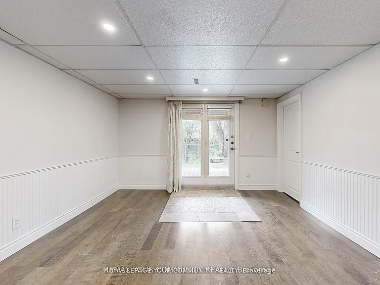 52 Eleanor Cir #LOWER — Photo 5