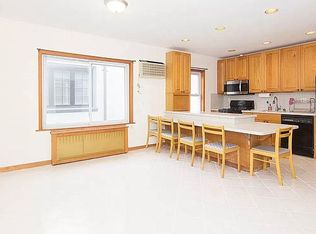 22-65 37th St #5, Astoria, NY 11105