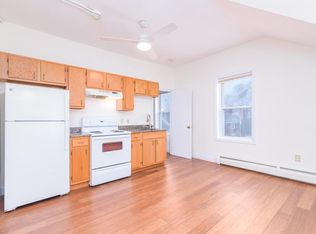 75 Caswell St APT 2, Narragansett, RI 02882