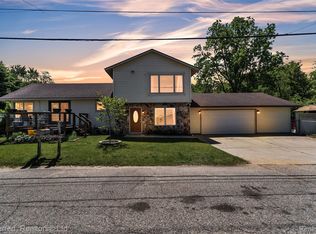 2400 Gillham Ave, West Bloomfield, MI 48324