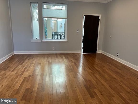 4th image of 627 N 18th St APT 210