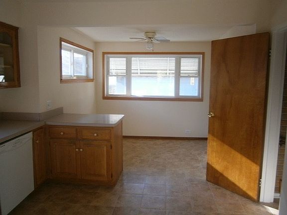 4th image of 608 N Hillside Ave