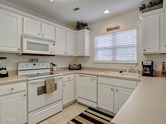 4th image of 5047 Glen Cove Drive SE