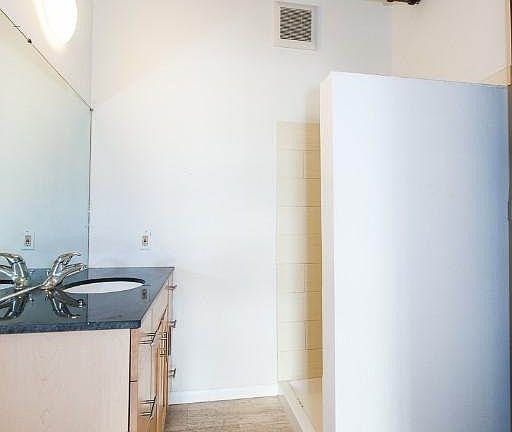 4th image of 2415 W North Ave