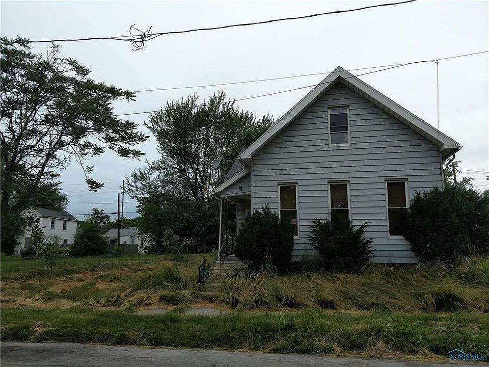 1st image of 1135 Peck St