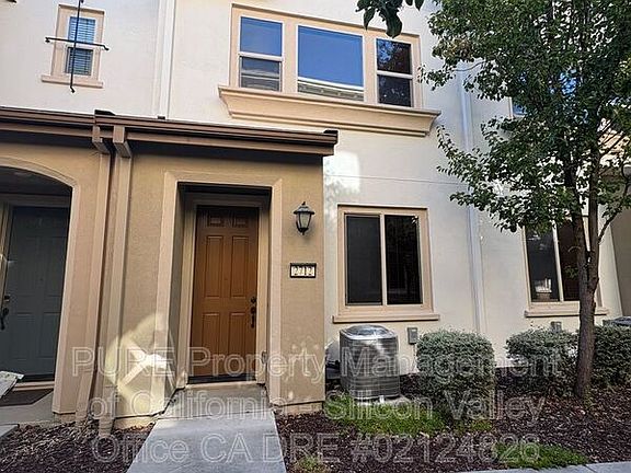 2nd image of 2712 Ferrara Cir