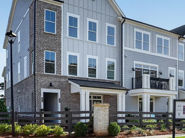 504 Sawnee Village Blvd — Photo 1