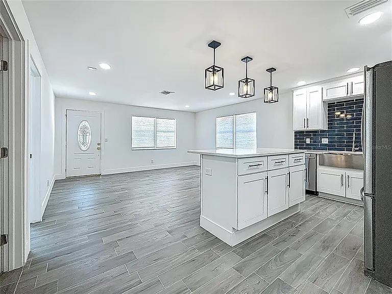1755 Shore Acres Blvd NE — Photo 12