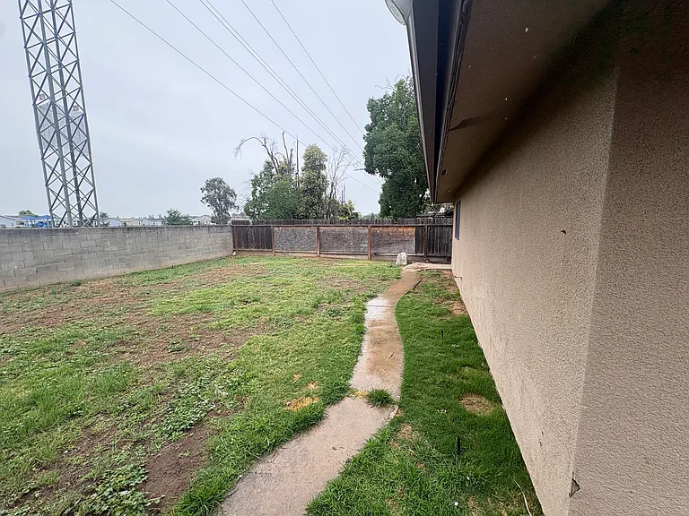 5940 E Illinois Ave — Photo 12