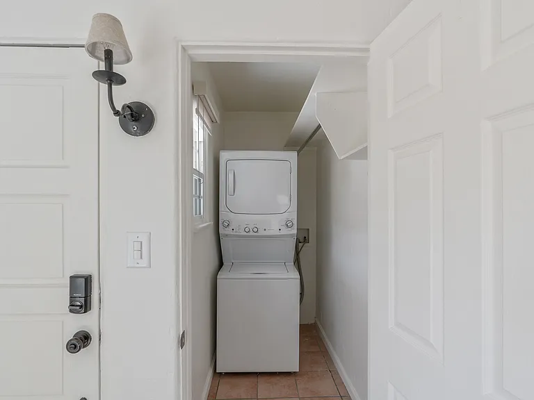 552 S Calle Santa Rosa — Photo 36