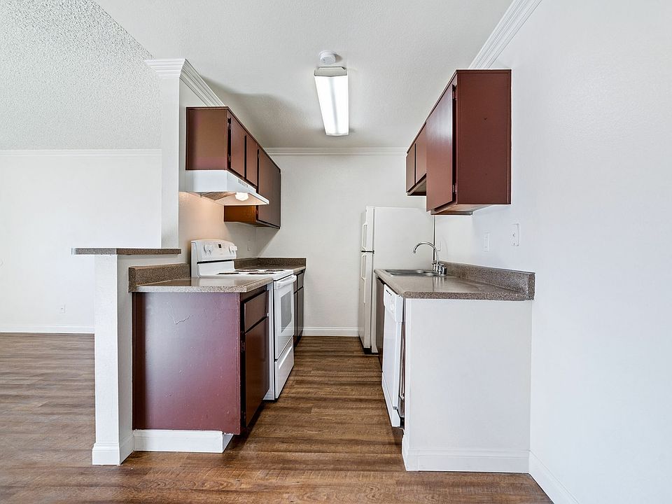 ParkwoodApartments-CopyrightEdgarLara2021(26of55)