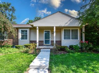 24236 Bashian Dr, Novi, MI 48375