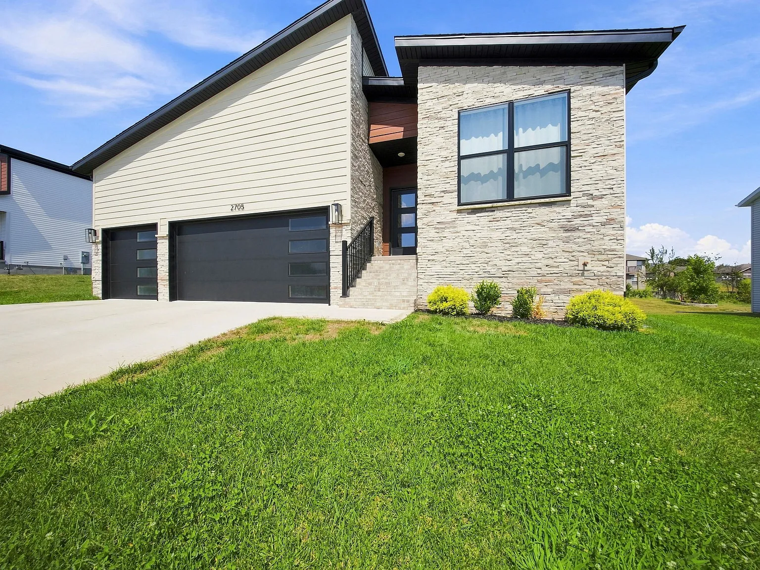 4 bed, 1739 sqft, $2,195 — Photo 3