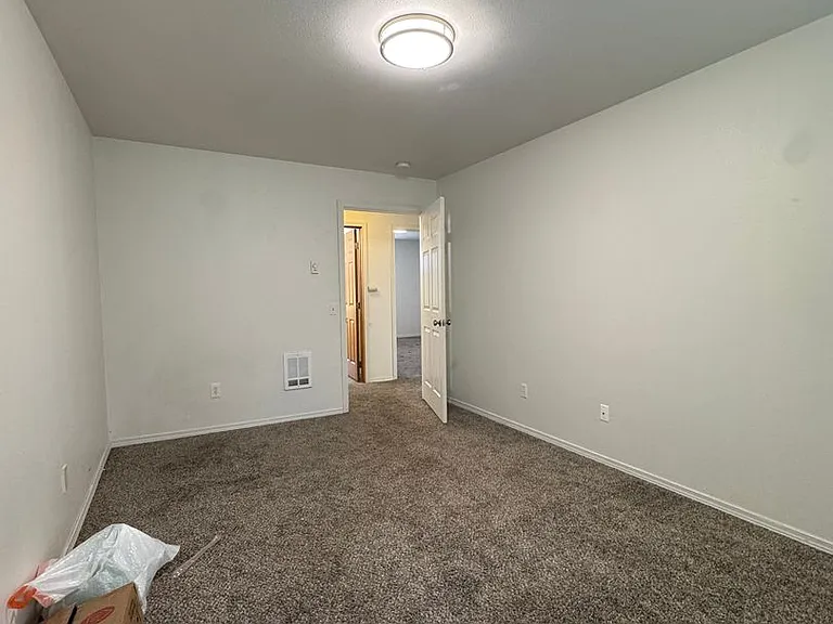 1512 Brook Ct — Photo 18