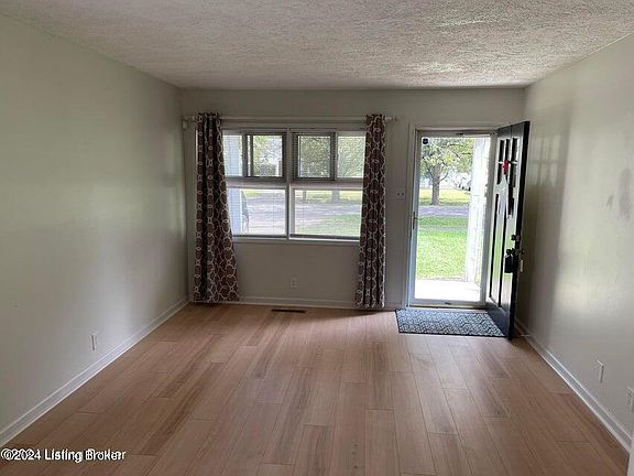 5th image of 2621 Wendell Ave