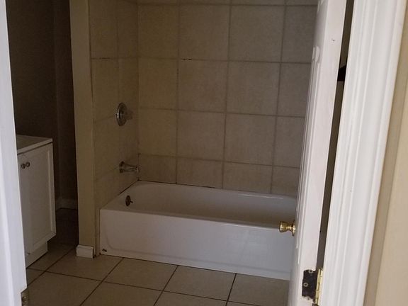 5th image of 2950 W Yosemite Ave