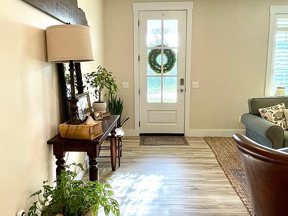4th image of 110 Meadowland Drive