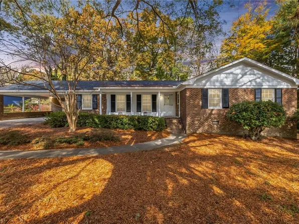 2811 Blanche Dr, Burlington, NC 27215