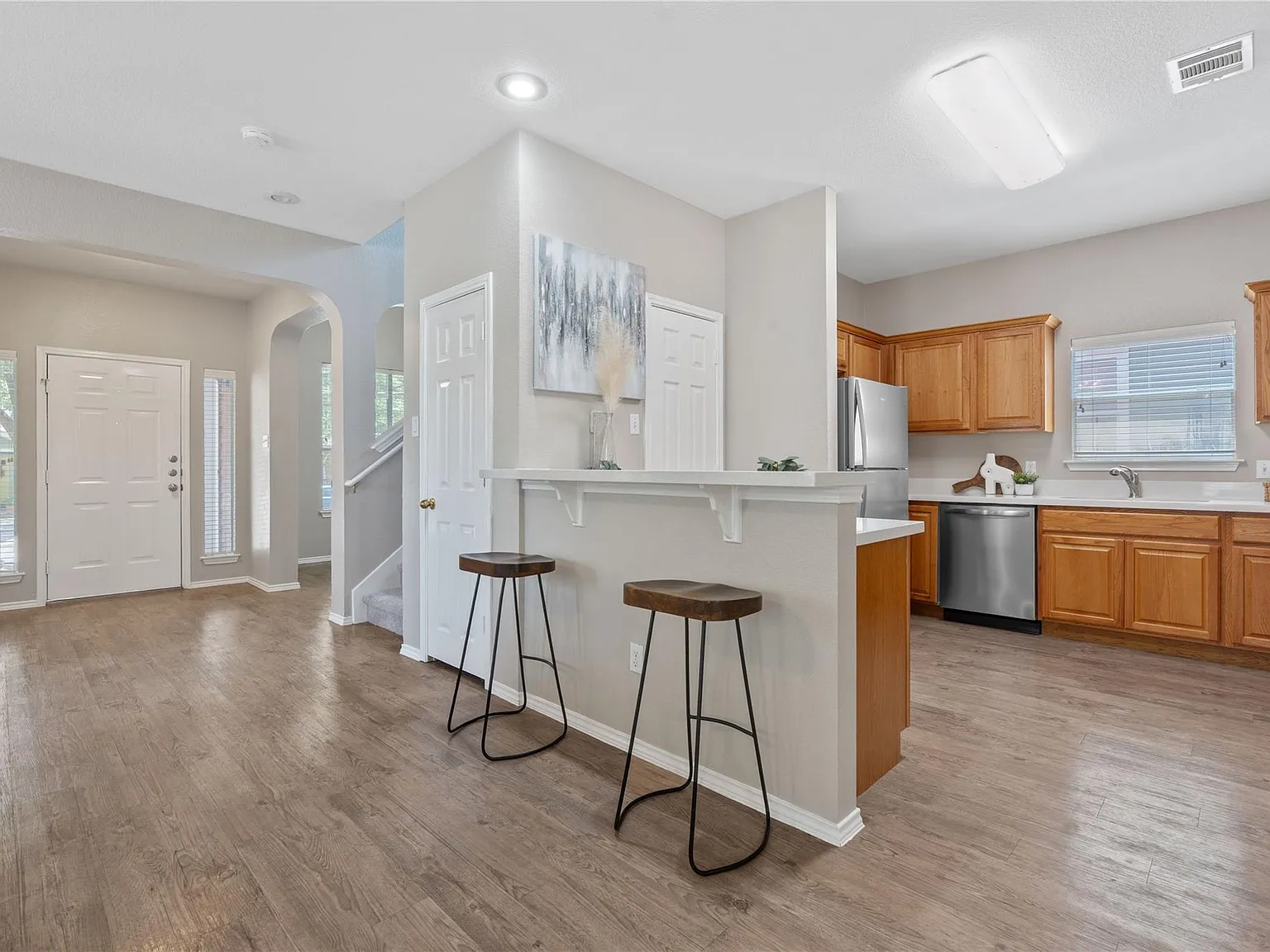 3 bed, 2.5 bath, 2080 sqft, $2,095 — Photo 4