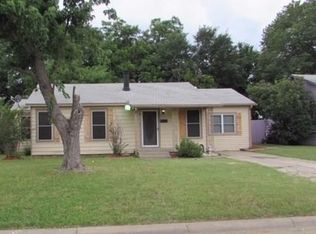 2121 Brittain St, Fort Worth, TX 76111