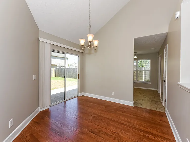 1241 Alandee St — Photo 5