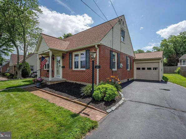 26 Highland Dr, Telford, PA 18969
