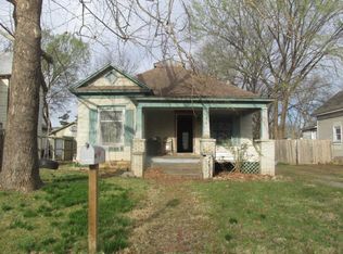 615 N 7th St, Neodesha, KS 66757