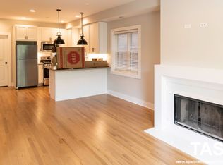 2320 N Southport Ave #2F, Chicago, IL 60614