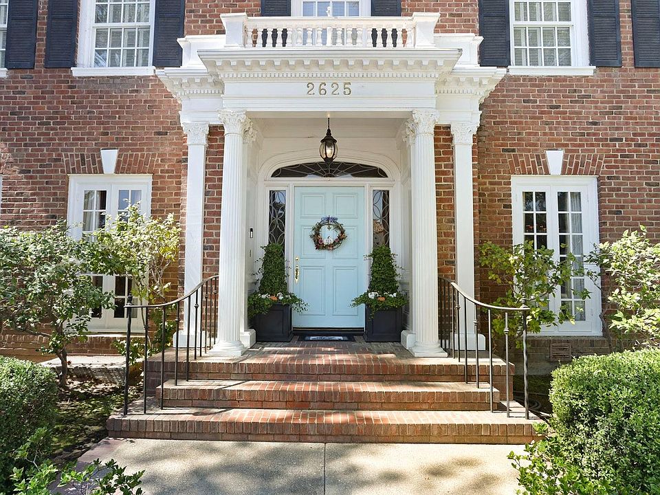 1st image of 2625 Clarendon Ave