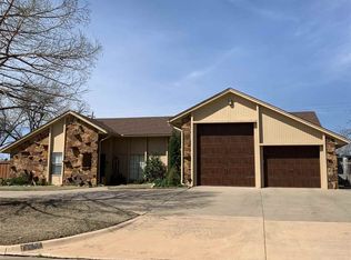 304 NW Ridgeview Way, Lawton, OK 73505