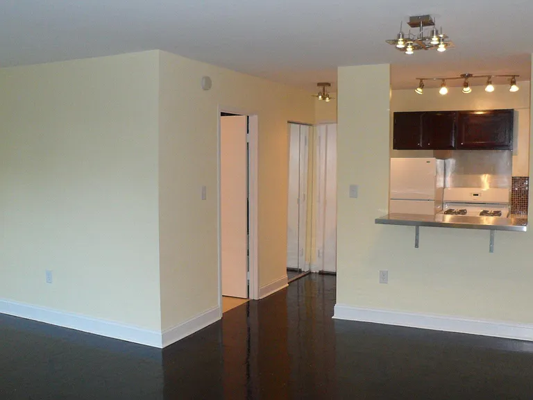 2800 Wisconsin Ave NW #311 — Photo 18