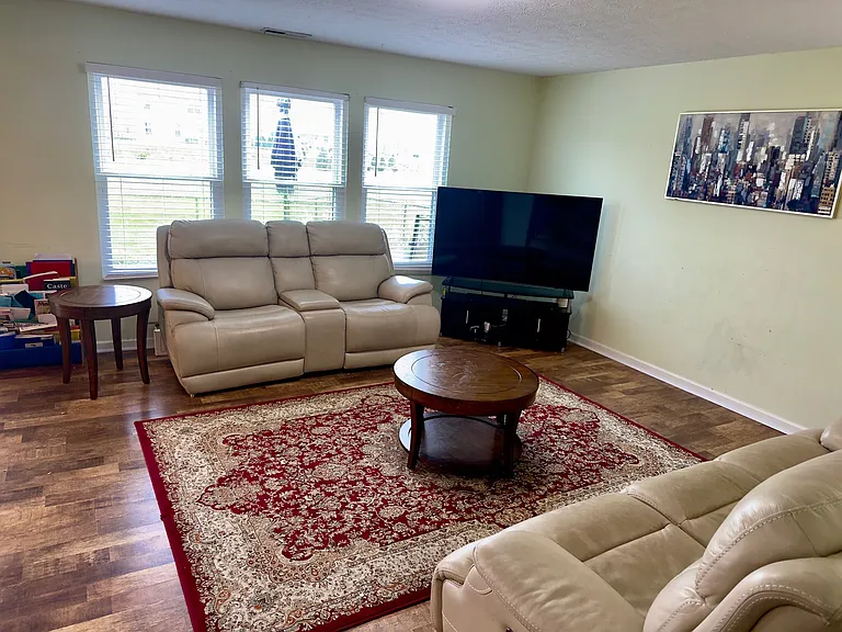 2413 Shadow Bend Dr — Photo 3