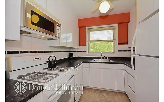 Sold by Douglas Elliman | media 8