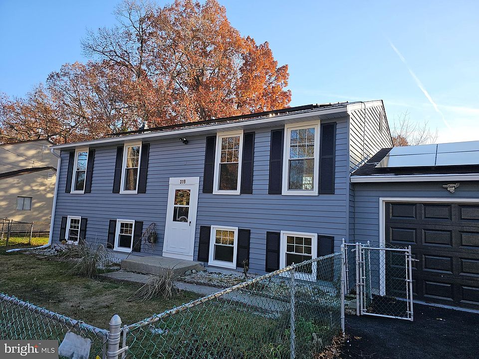 1st image of 319 Bayberry St